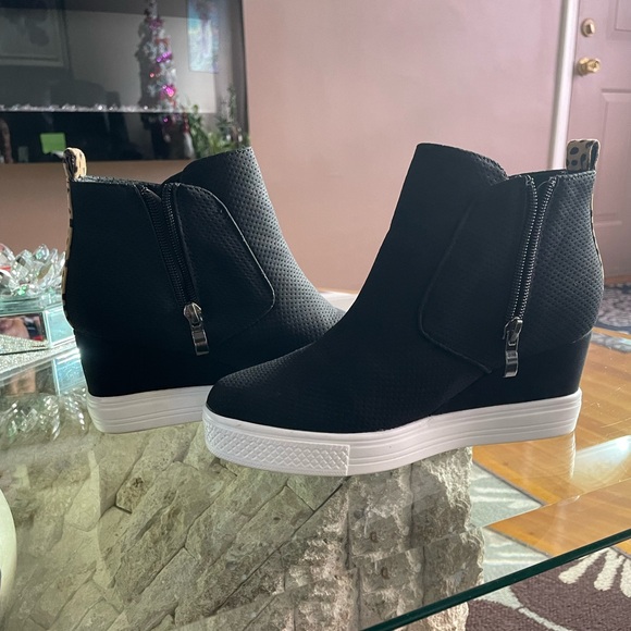 Heeled Shoes with Leopard Detail - Picture 1 of 4